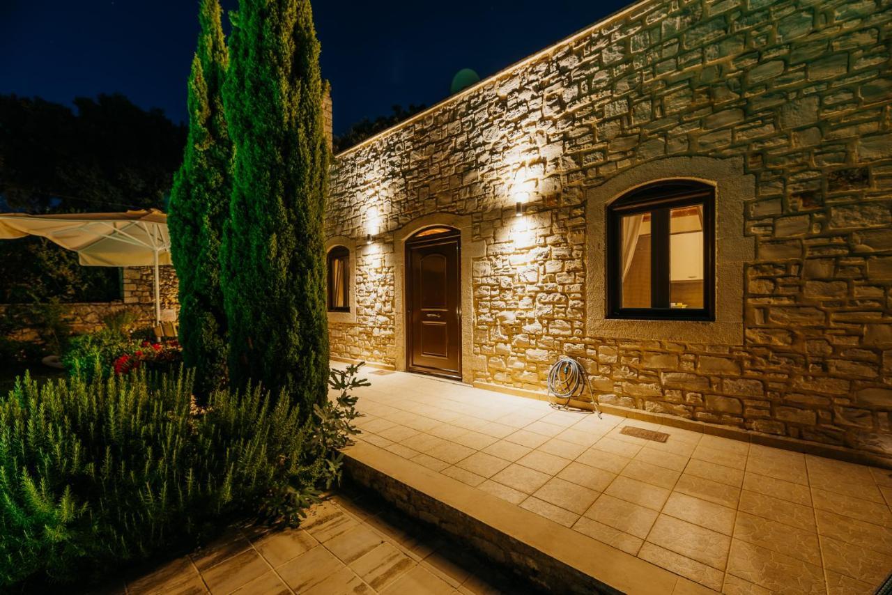 Villa Olympia - Villa Erato Prinés Exteriör bild